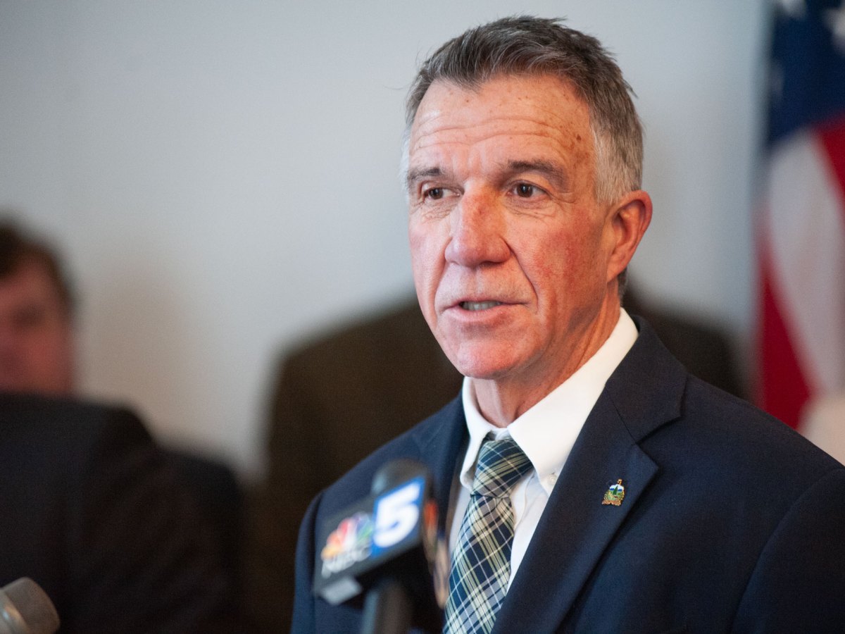 Phil Scott announces expansion of voluntary paid leave program