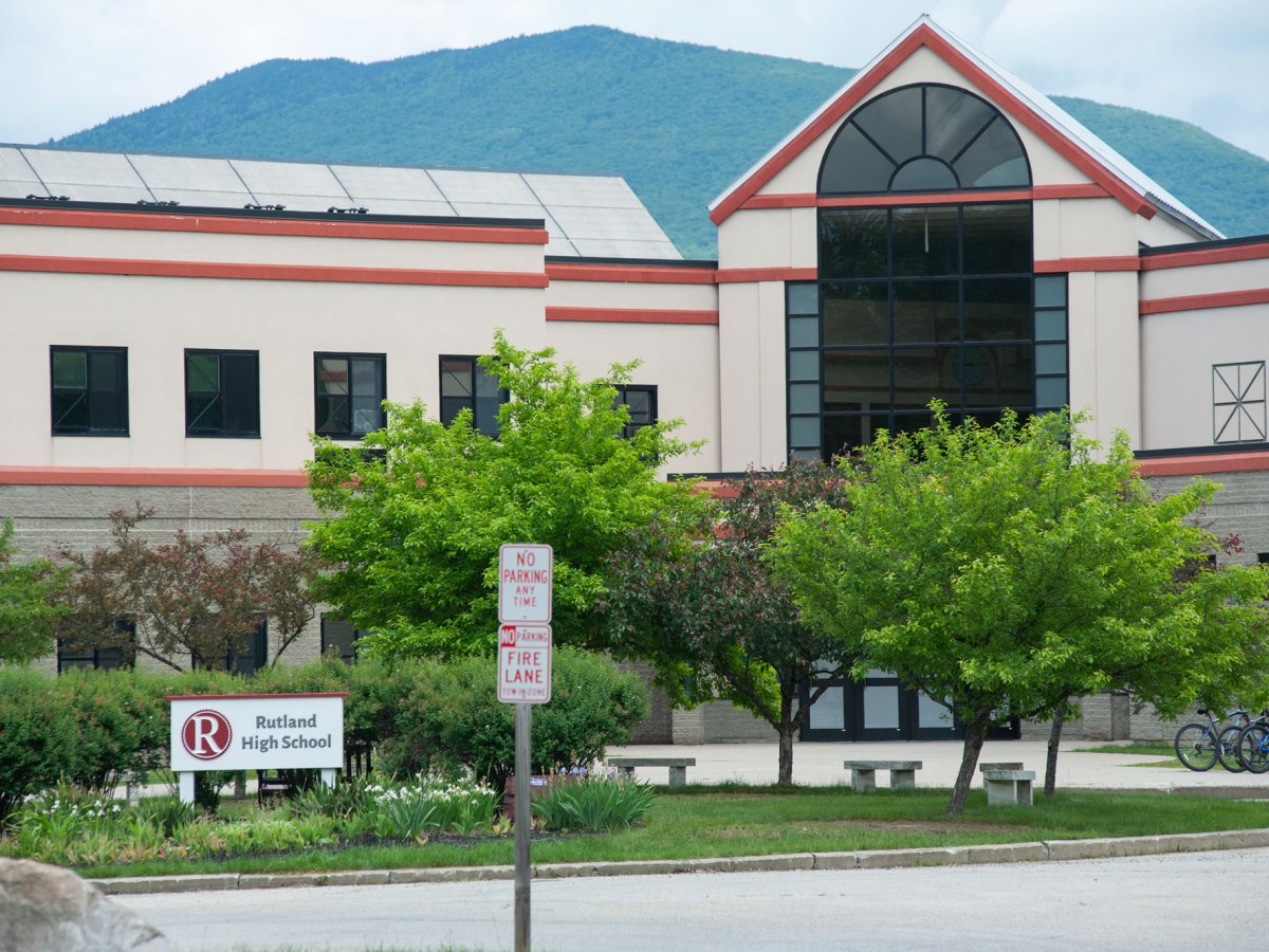 Rutland teachers and school board reach agreement, averting strike